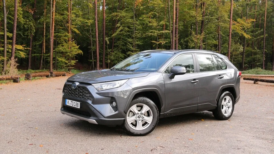 Toyota RAV4 Hybrid: SUV und sparsam