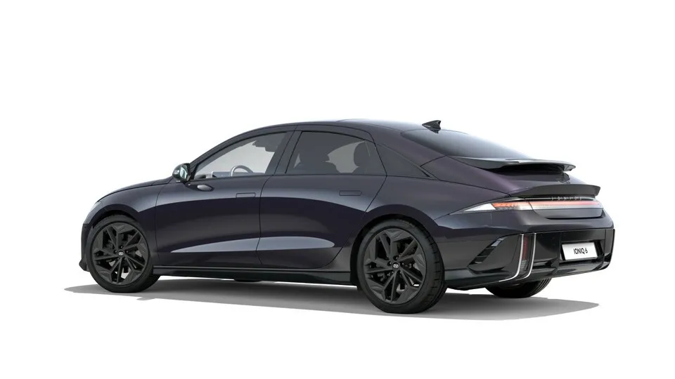 Käufer von Elektroautos wie der Hyundai Ioniq 6 erhalten einen Umweltbonus. Verkäufer müssen aber mit dem vollen Preis werben.