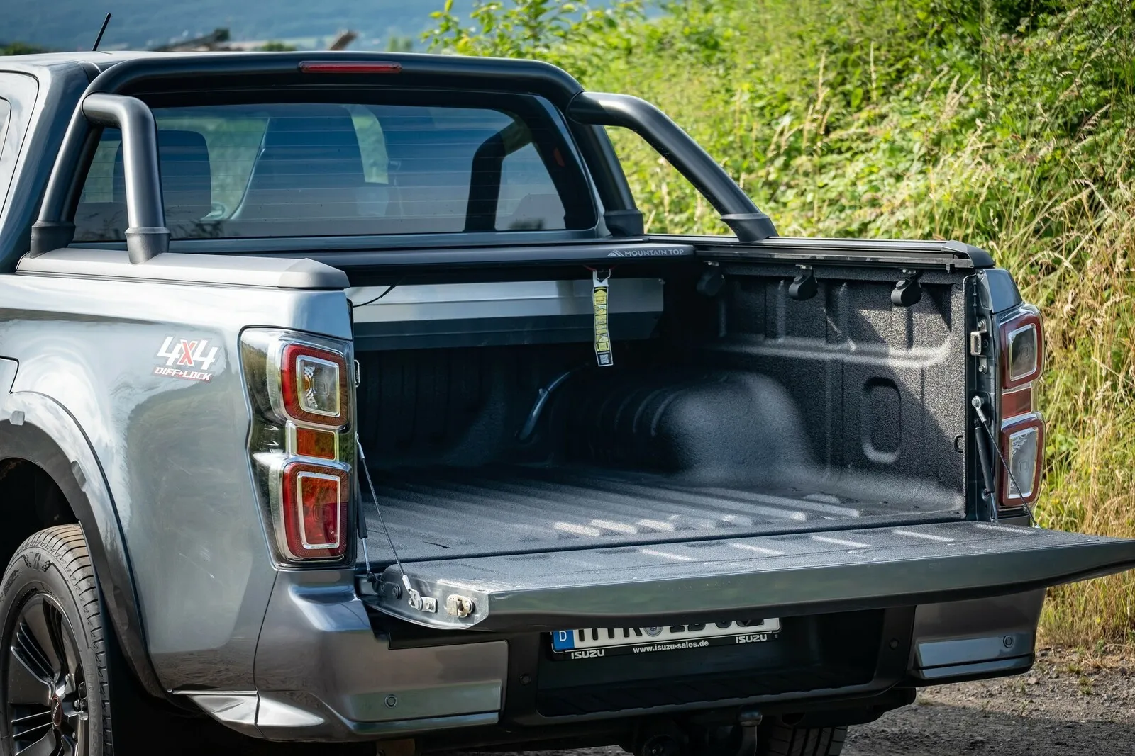 Und Aufgeladen: Mit 995 Kilogramm Zuladung und 3.500 Kilogramm Anhängelast ist der D-Max auch aus praktischer Sicht sinnvoll.