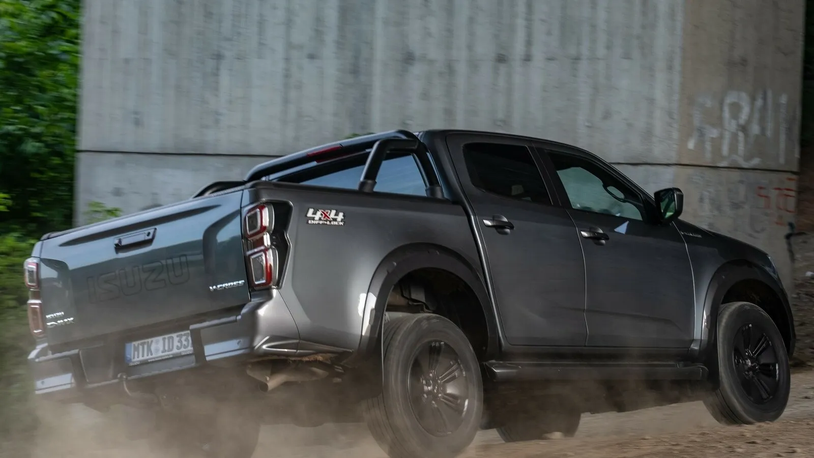 Pick-up durch und durch: In allen Disziplinen beweist Isuzu ein scharfsinniges Marktverständnis und liefert einen qualitativ guten Job ab. Zu empfehlen ist der D-Max V-Cross besonders für längere Strecken – auch über Stock und Stein.