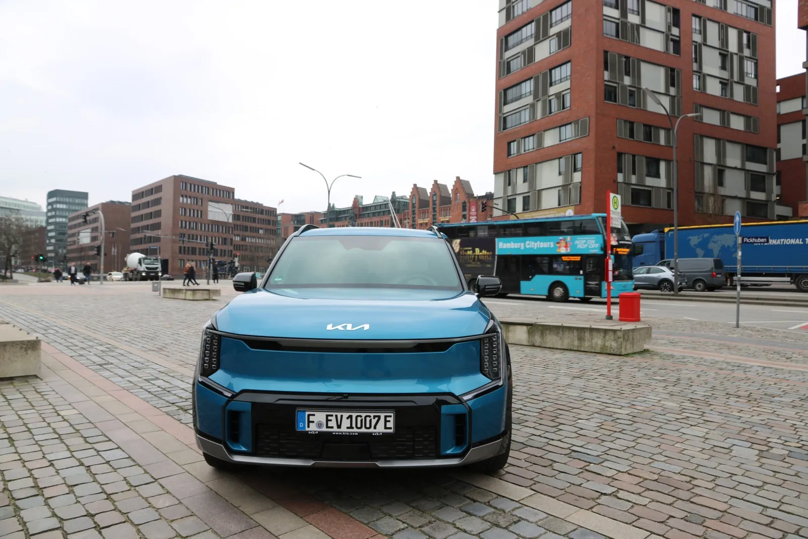 Imposant und kantig wirkt Kias EV9.