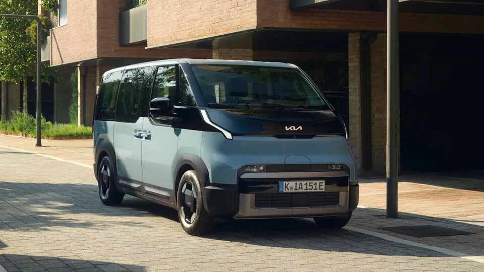 Der Kia PV5 wurde jetzt um Varianten mit sechs und sieben Sitzplätzen erweitert.