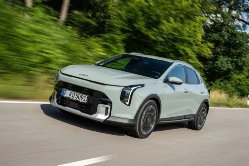 Mit überarbeitetem Design und modernisiertem Cockpit geht der Kia XCeed ins neue Modelljahr.