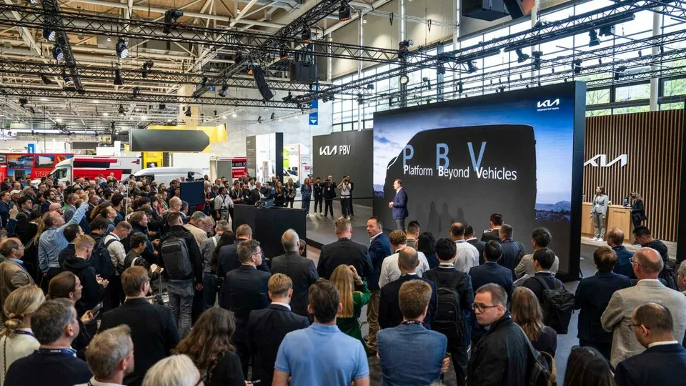 Große Bühne: Auf der IAA Transportion in Hannover stellte Kia erstmals in Europa sein PBV-Konzept vor und zeigte die Studien PV5 und PV7.