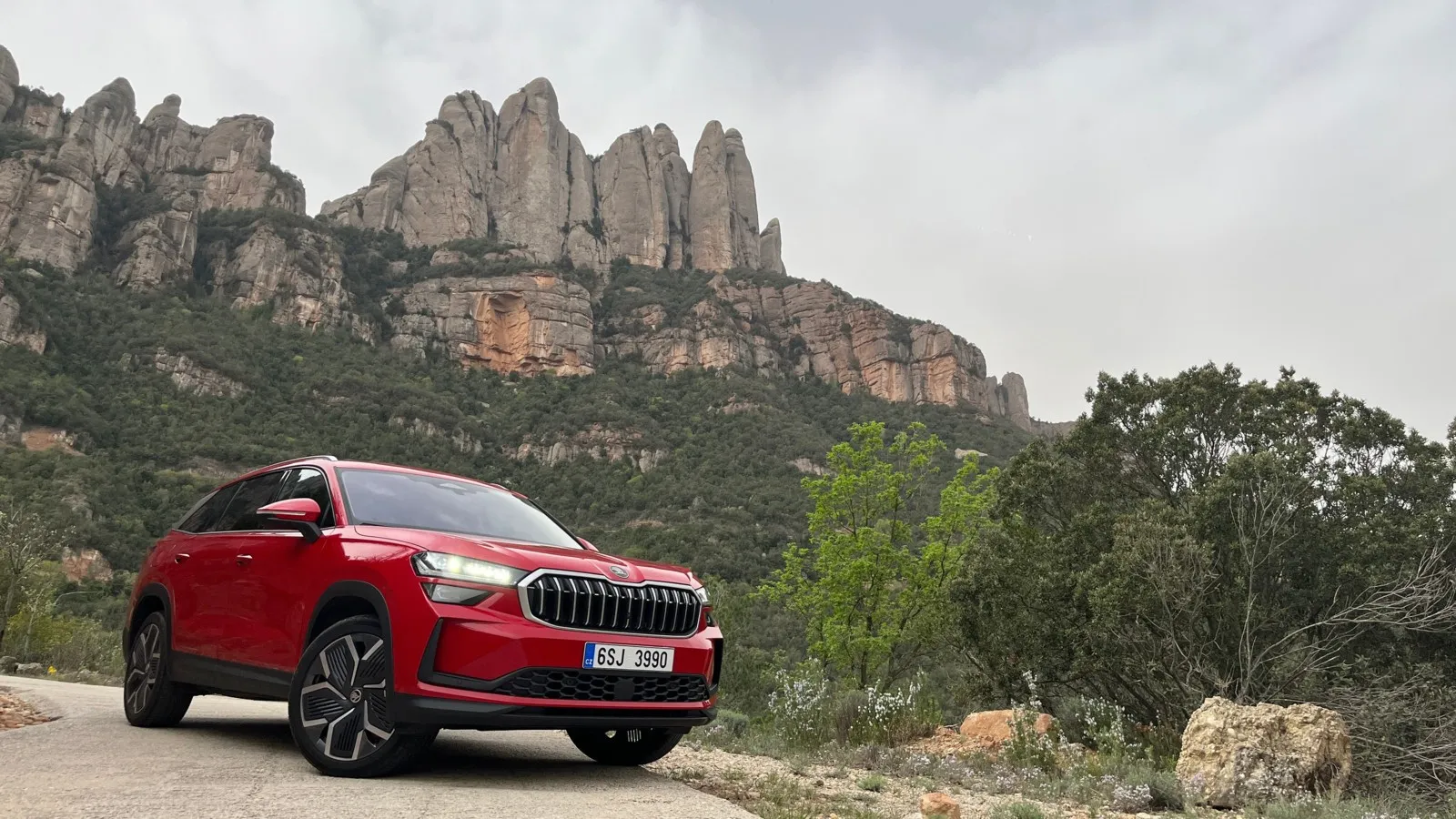Serie sind beim Kodiaq LED-Scheinwerfer. Die Matrix-LED-Leuchten sind optional erhältlich.