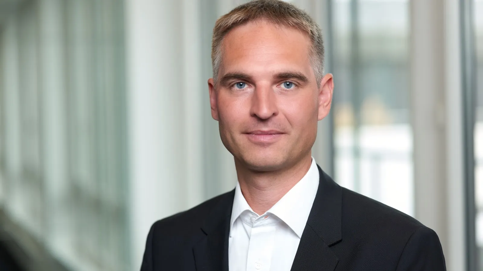 Für Steffen Krautwasser, Head of Global Car Fleet von SAP ist ein Erfolgsgeheimnis die richtige Vorgehensweise. Er führt in jedem Land, in der die SAP-Zentrale den Fuhrpark übernimmt, sogenannte Prozessworkshops durch. Das Ergebnis ist ein Prozesshandbuch, in welchem genau dokumentiert wird, wie die Abläufe und Besonderheiten in dem jeweiligen Land sind.