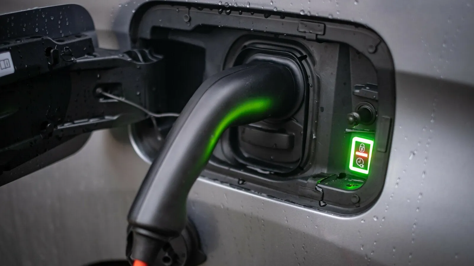 Wiedersehen macht Freude?: Wer den e-Partner bei Extremtemperaturen bewegt, macht umso häufiger Bekanntschaft mit der oft noch dürftigen Ladeinfrastruktur. In unserem Test (unbeladen) reichte eine Schnellladung für etwa 150 Kilometer.