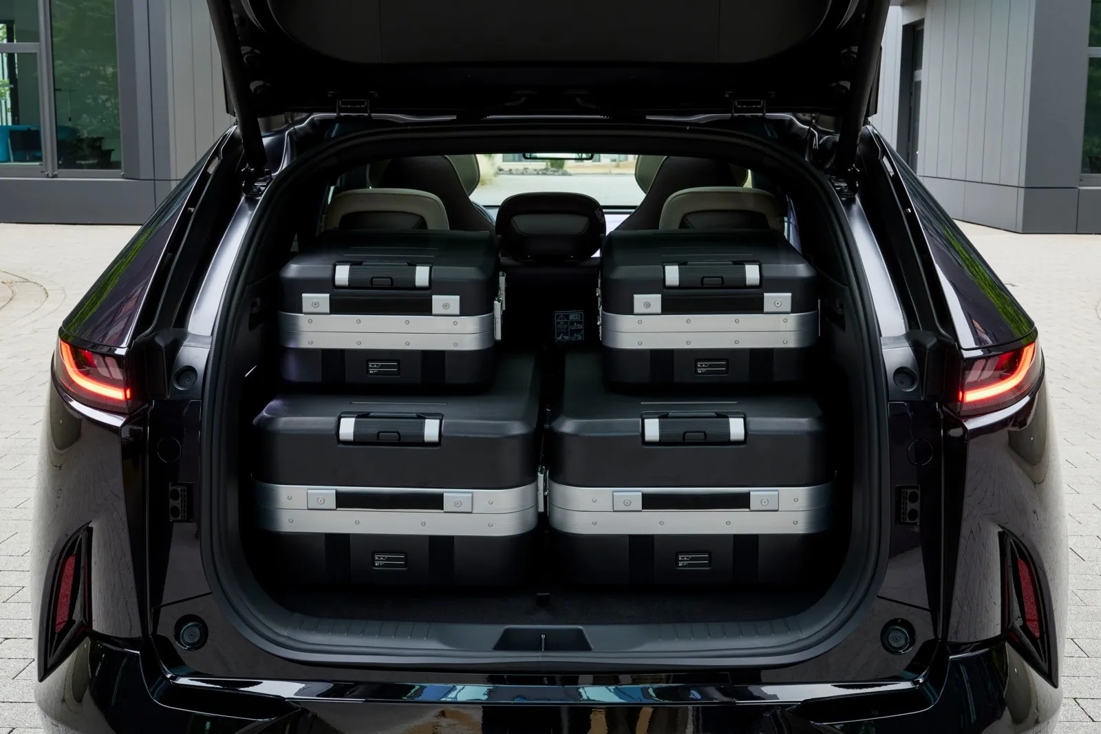 Der Kofferraum des Mazda CX 6e bietet ein maximales Ladevolumen von 1.434 Litern.