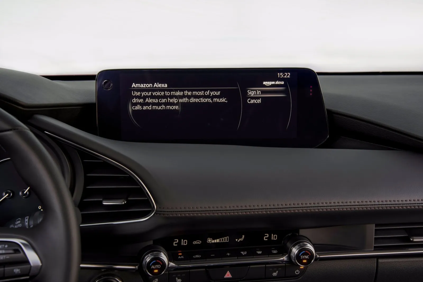 Hallo Alexa: Mit dem Modelljahr 2025 ist Amazons Sprachassistentin auch im Mazda3 und CX-30 zu Hause.