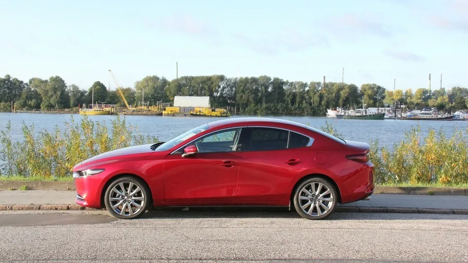 Mazda3 Skyactiv-X: Revolution schick eingekleidet