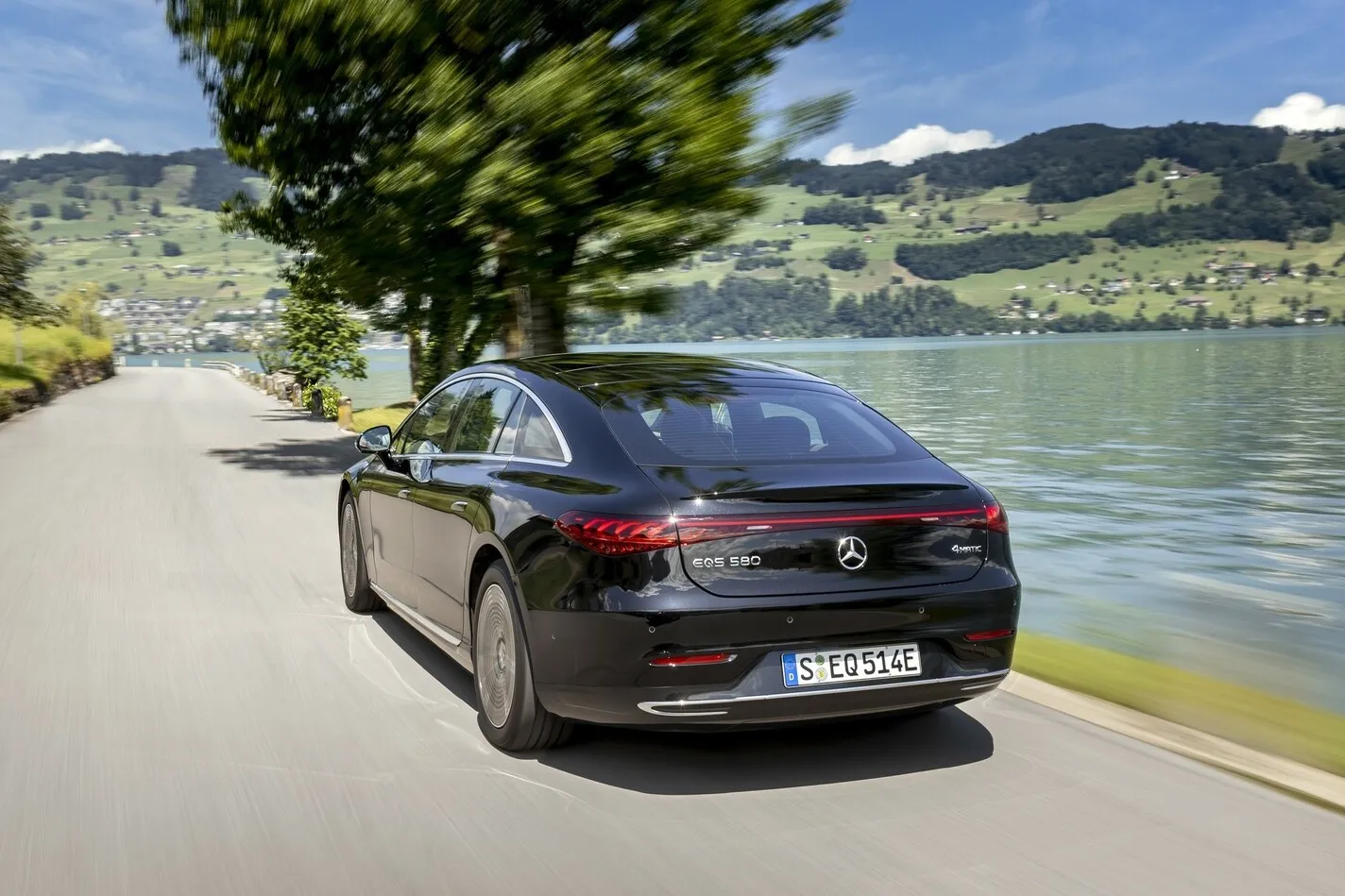 Vielfahrer wollen weiter: Die Elektro-Oberklasselimousine fährt als EQS 450+ bis zu 760 Kilometer weit (WLTP).