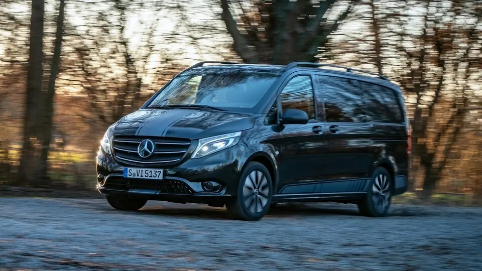 Der will doch nur spielen: Mit 239 PS auf der Hinterachse mutiert der Transporter zum Wilden.