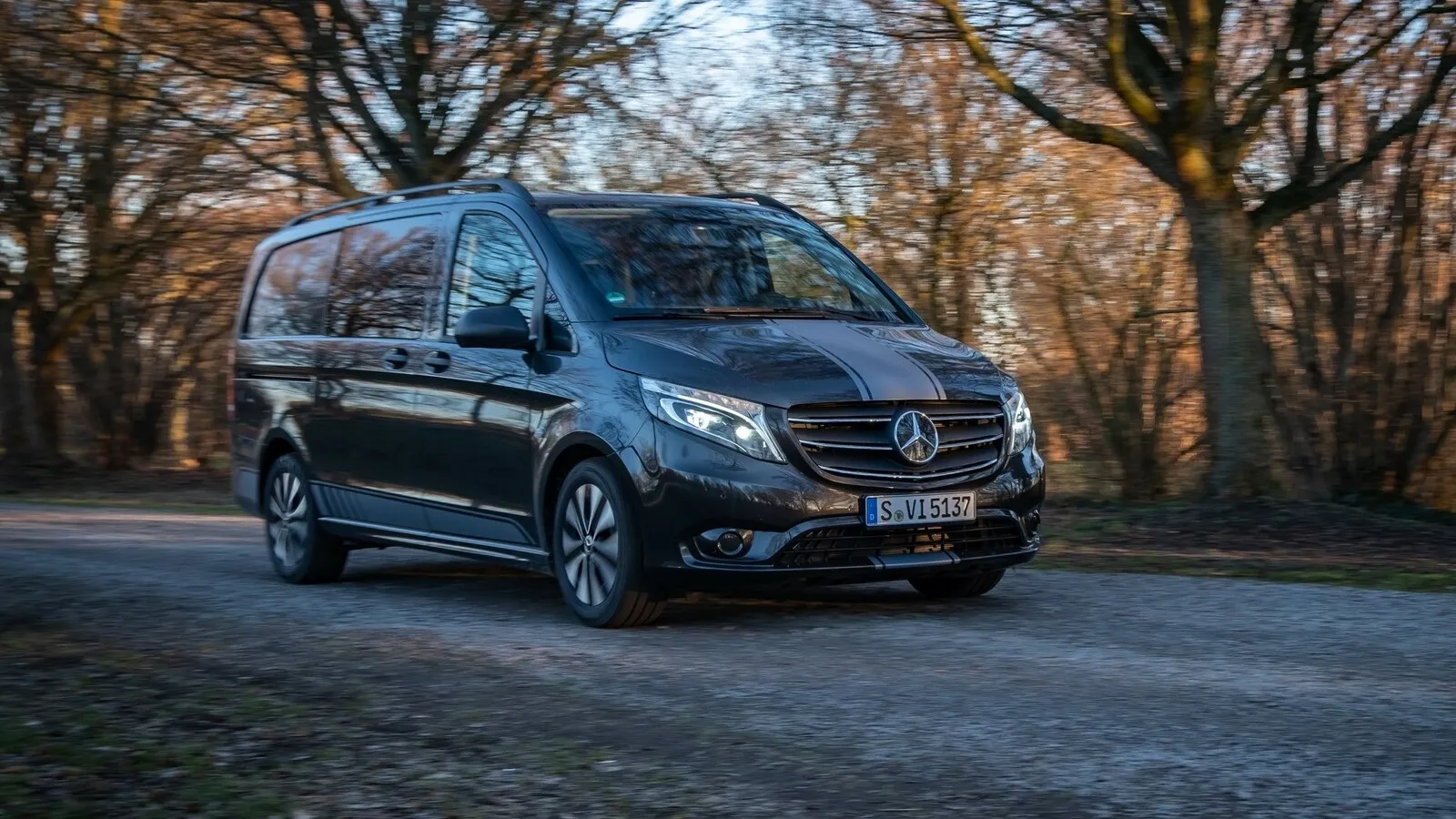 Teures Kleid: Eine lackierte Frontschürze und die LED-Intelligent-Light-Scheinwerfer (1673 Euro Aufpreis) sind hohe Kostenfaktoren bei einem Unfall.