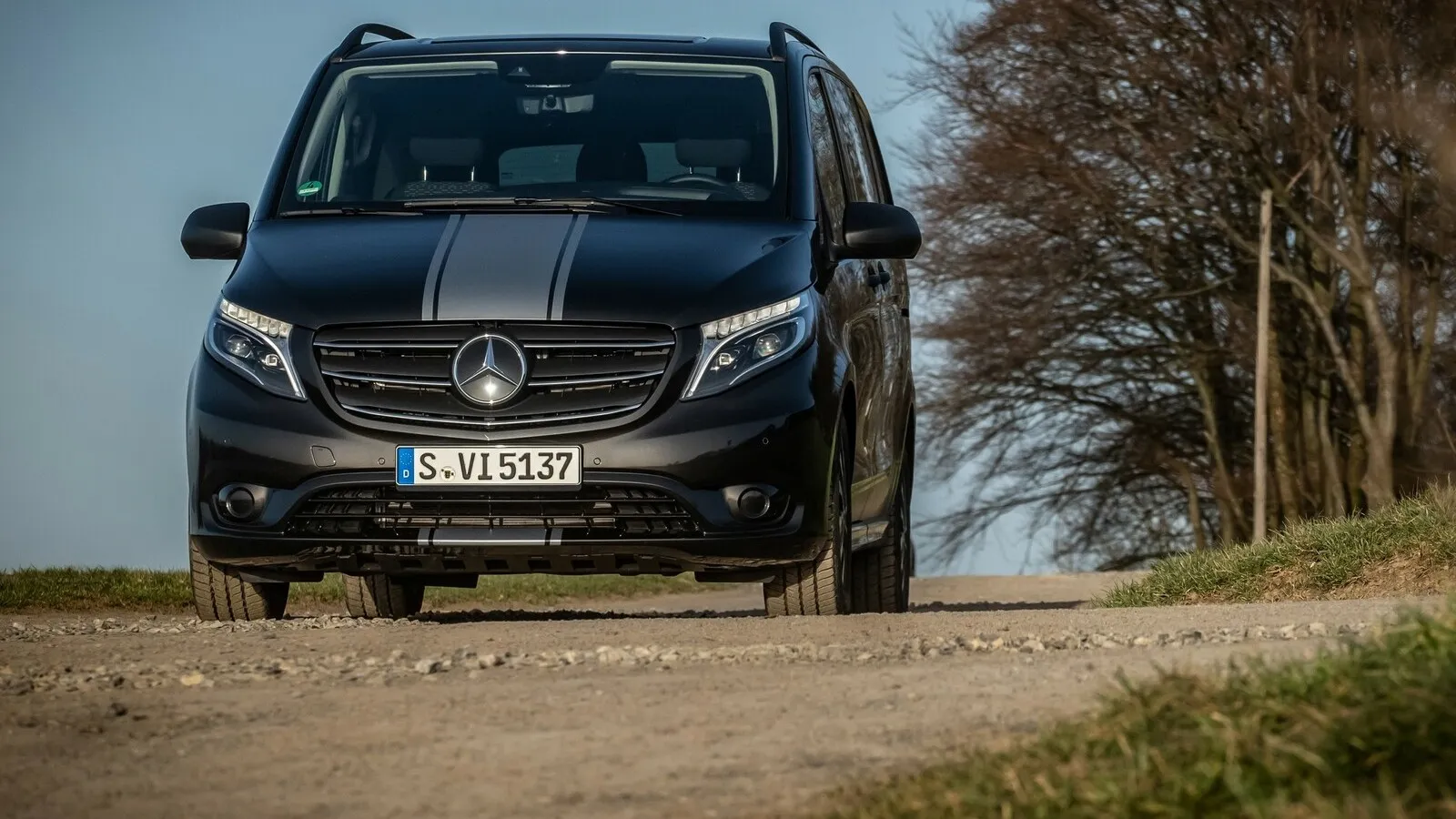 Teures Kleid: Eine lackierte Frontschürze und die LED-Intelligent-Light-Scheinwerfer (1673 Euro Aufpreis) sind hohe Kostenfaktoren bei einem Unfall.