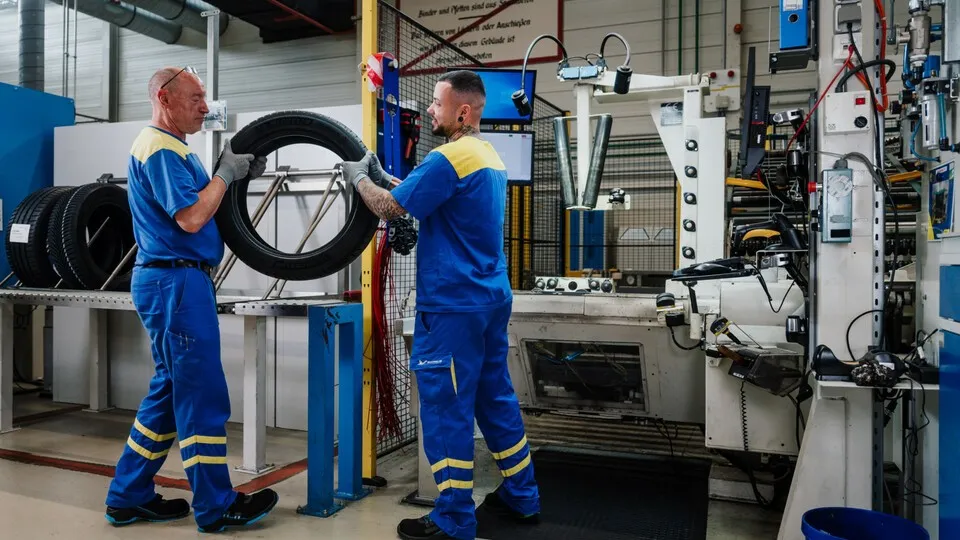 Bis zur Mitte des Jahrhunderts will Michelin in allen seinen Reifenwerken, hier der Standort in Bad Kreuznach, klimaneutral produzieren.