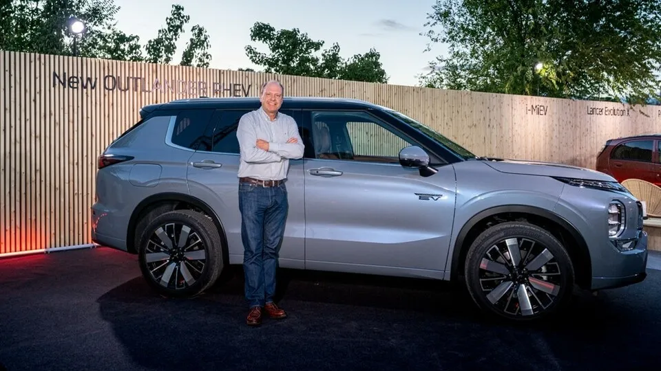 Mit der vierten Generation des Outlander PHEV bringt Mitsubishi  sein Marken-Flaggschiff frisch aufgetakelt zurück nach Europa. Bei der internationalen Präsentation in Madrid waren wir mit dabei.