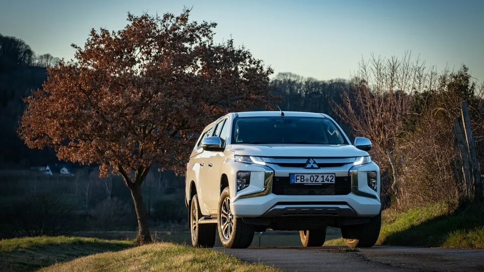 L200 Facelift: Mitsubishi macht auf Megatron