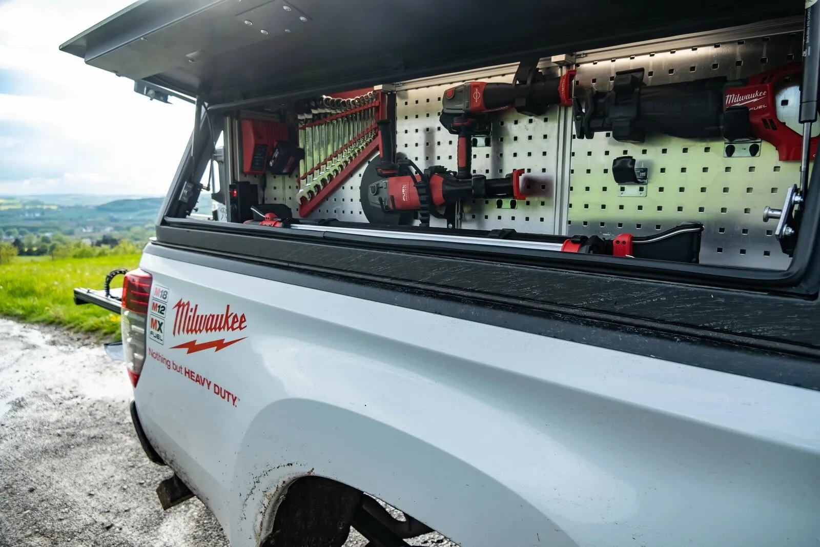 „Ich hab noch einen Schraubenschlüssel im Auto“: Im Fall des Milwaukee-Umbaus ist gleich ein halbes Eisenwarengeschäft an Bord.