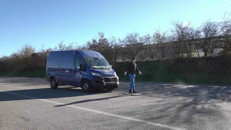 Der aktuelle Fiat Ducato konnte besonders durch sein zuverlässiges Notbremssystem im Euro-NCAP punkten.