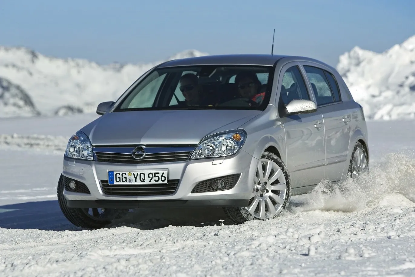 Der Astra H hat zwischen 2004 und 2009 erstmals dynamisches Kurvenlicht mit an Bord.