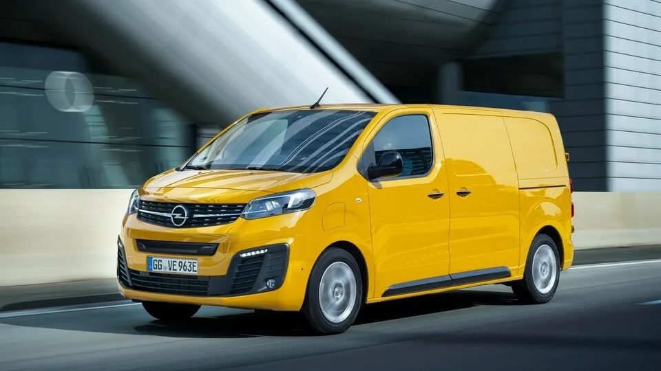 Als Wasserstoff-Plug-in schafft der Opel Vivaro 70 Kilometer mehr Reichweite als mit batterielektrischem Antrieb.