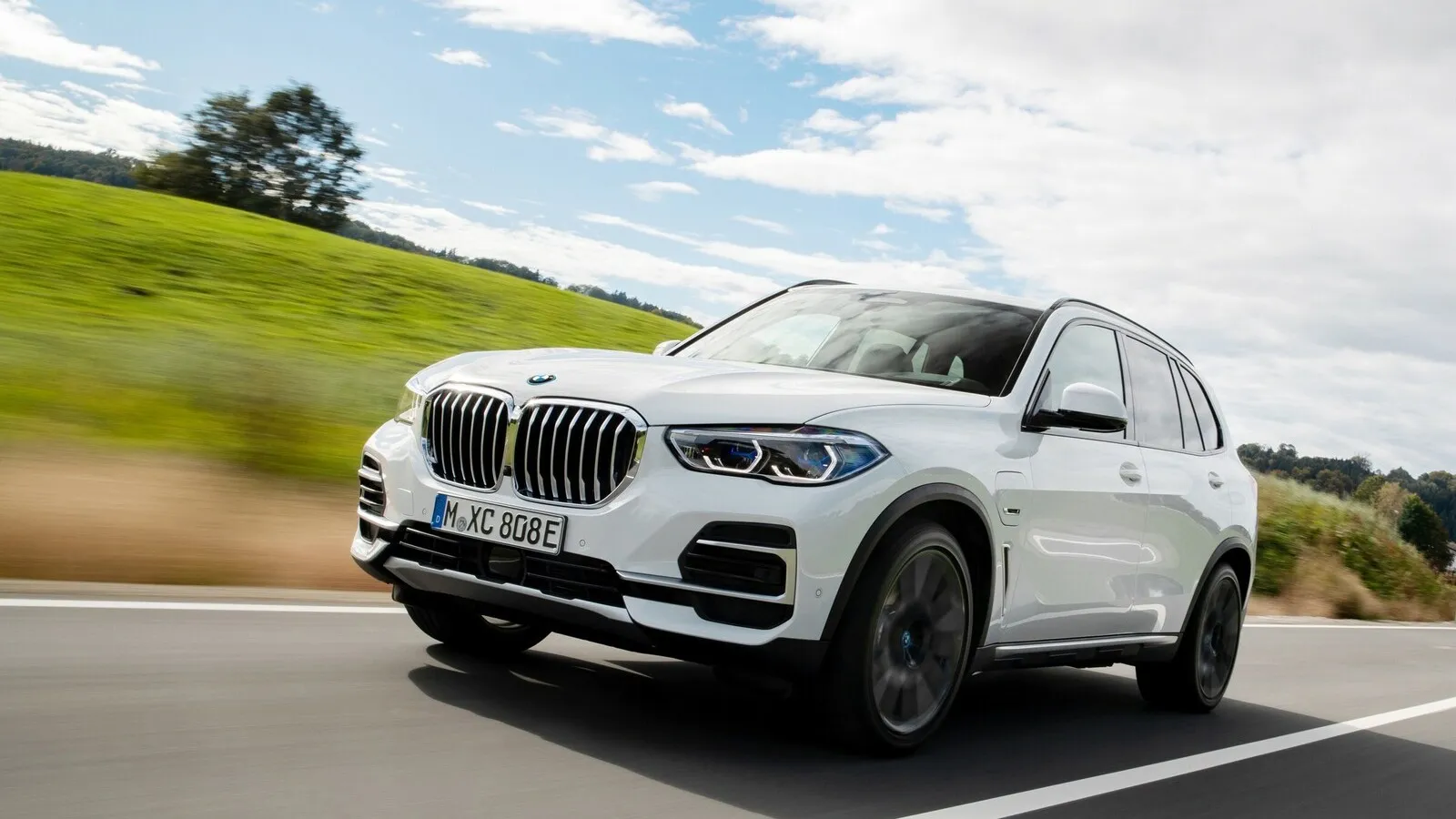 BMW X5 45e xDrive: Dem großen SUV aus Bayern attestiert Tec Alliance Wartungskosten. Macht Rang sechs in unserem Vergleich.