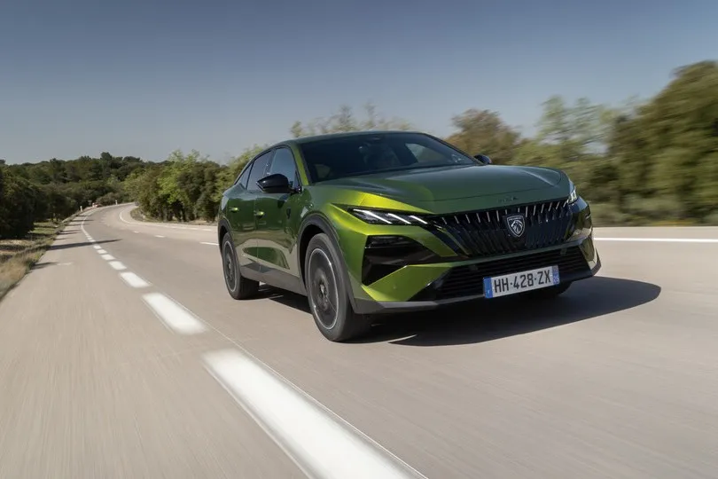Alle Versionen des Peugeot 408 überzeugen mit einem gut abgestimmten Fahrwerk.