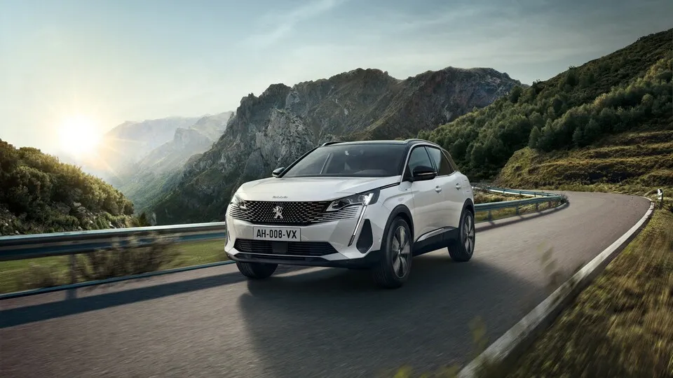 Peugeot ist die erste Marke von Stellantis, die eine neue Generation von Mild-Hybridantrieben einführt. Zunächst im 3008 und 5008.