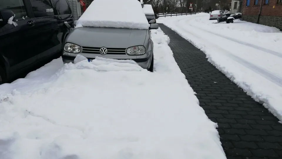 Beim Parken im Schnee auf den Standort achten