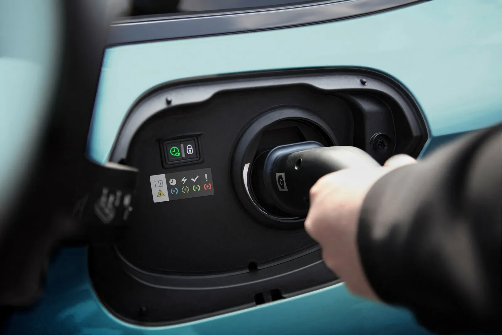 Gleich zwei Plug-in-Hybride bietet Peugeot an. Im kommenden Jahr soll auch eine rein elektrische Variante folgen.