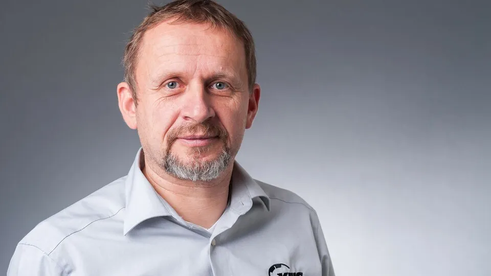 Stefan Ehl von der Prüf- und Sachverständigenorganisation KÜS räumt mit Verkehrsmythen bei der Beschilderung auf.