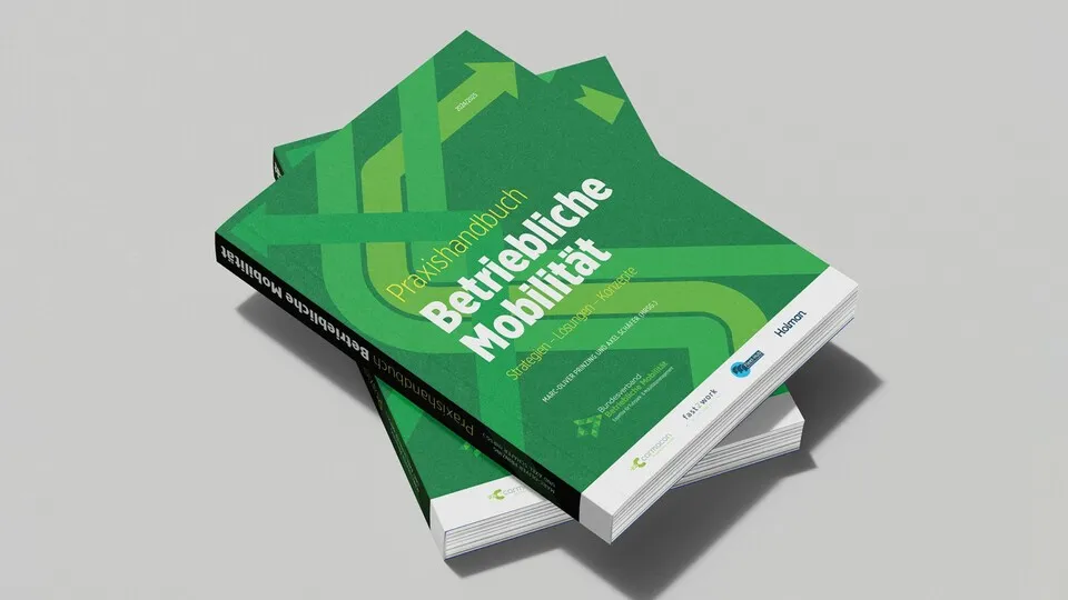 Das Praxishandbuch dient als umfassender Ratgeber, um Unternehmen bei der Bewältigung aktueller Herausforderungen in der betrieblichen Mobilität zu unterstützen.