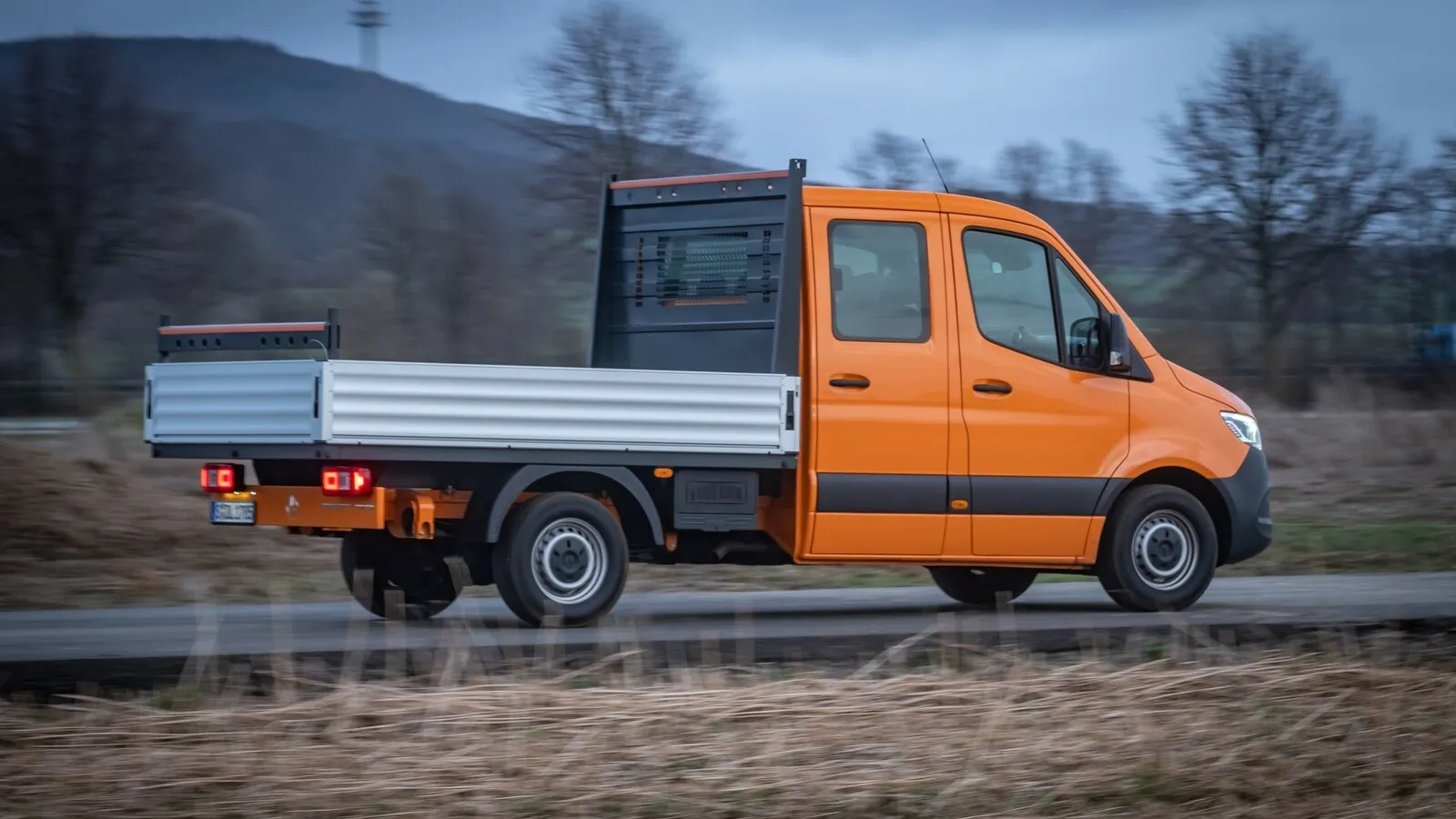 Kommod und stark: Über 160 km/h schaffte der Sprinter im Fahrtest auf der Autobahn. Geachtet der unvorteilhaften Aerodynamik des Aufbaus eine reife Leistung für den 170-PS-Selbstzünder.