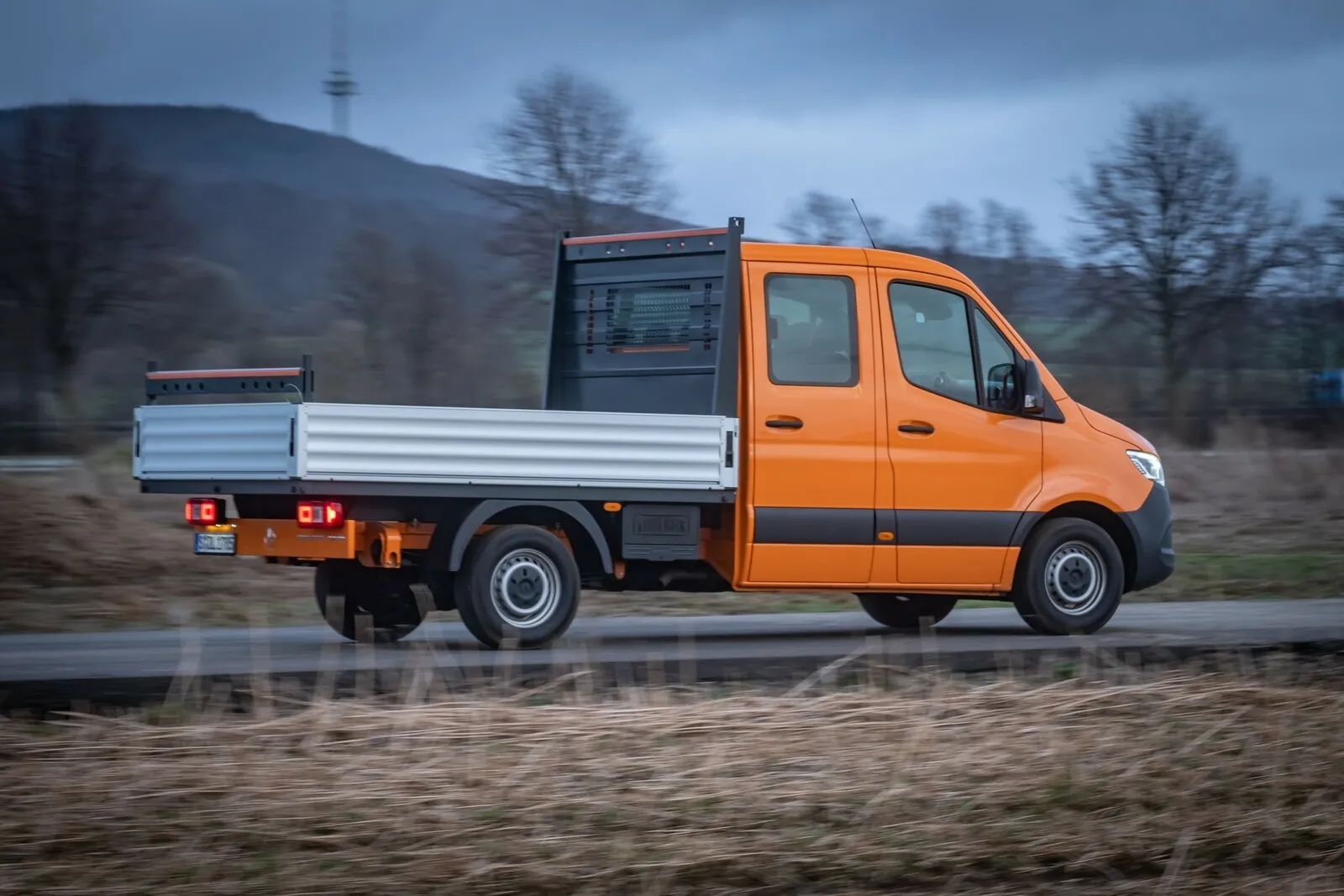 Kommod und stark: Über 160 km/h schaffte der Sprinter im Fahrtest auf der Autobahn. Geachtet der unvorteilhaften Aerodynamik des Aufbaus eine reife Leistung für den 170-PS-Selbstzünder.
