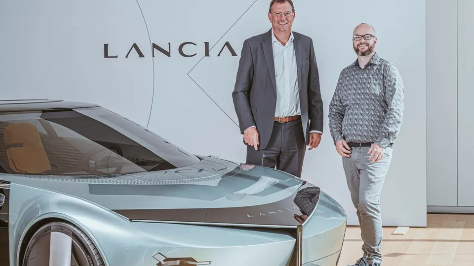 Wie geht es weiter bei Stellantis? Das erläuterte Haico van der Luyt, neuer Direktor B2B bei Stellantis in Deutschland (l.), bfp-Chefredakteur Christian Frederik Merten.