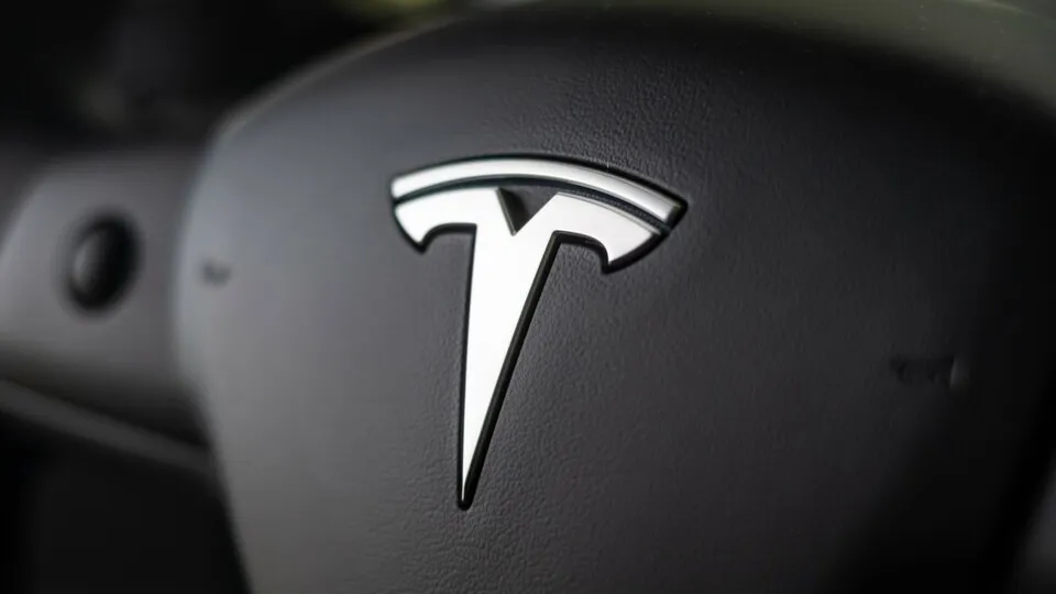 Tesla verliert nicht nur an der Börse an Wert: Der E-Auto-Hersteller vergünstigt seine Preise in Deutschland.