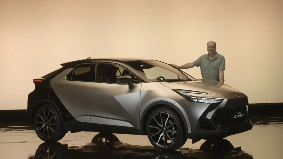 Toyota präsentierte sein neues dynamisches Kompakt-SUV C-HR. bfp-Autor Michael Neher schaute sich den Japaner schon mal genauer an.
