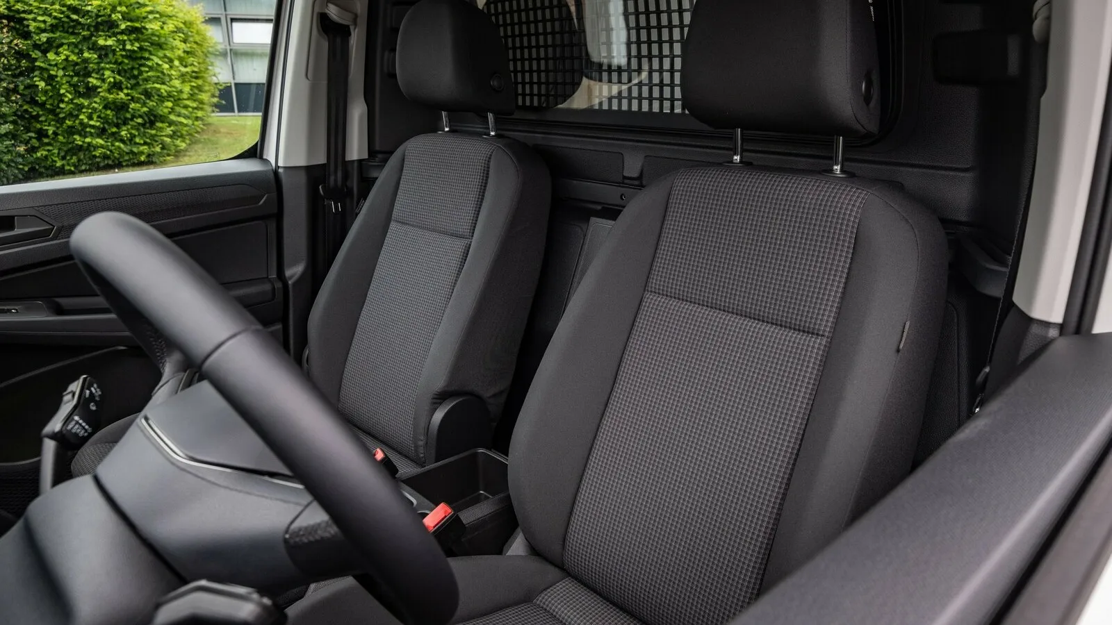 Hier bleibt man gern etwas länger: Die Sitze des Caddy sind so bequem gepolstert, dass auch lange Strecken ohne Rückenschmerzen gelingen.
