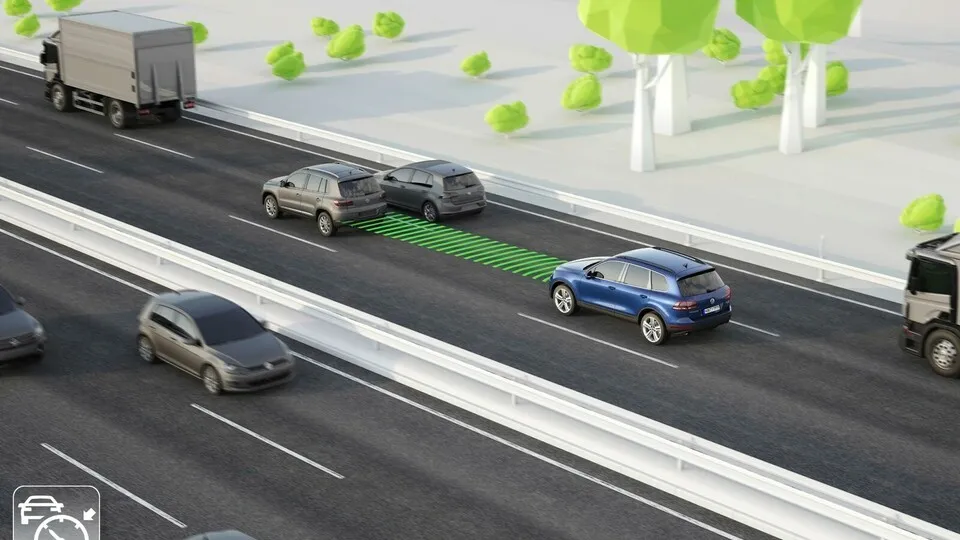 Künftig werden intelligente Geschwindigkeitsassistenten für Neuwagen zur Pflichtausstattung.
