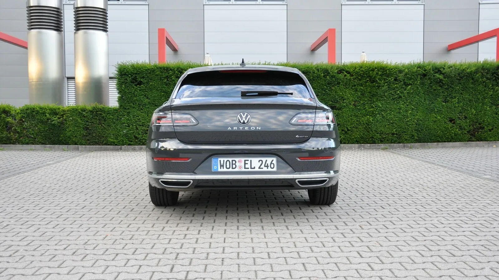 auf die Straße entwichener Prototyp erscheint der Arteon Shooting Brake.