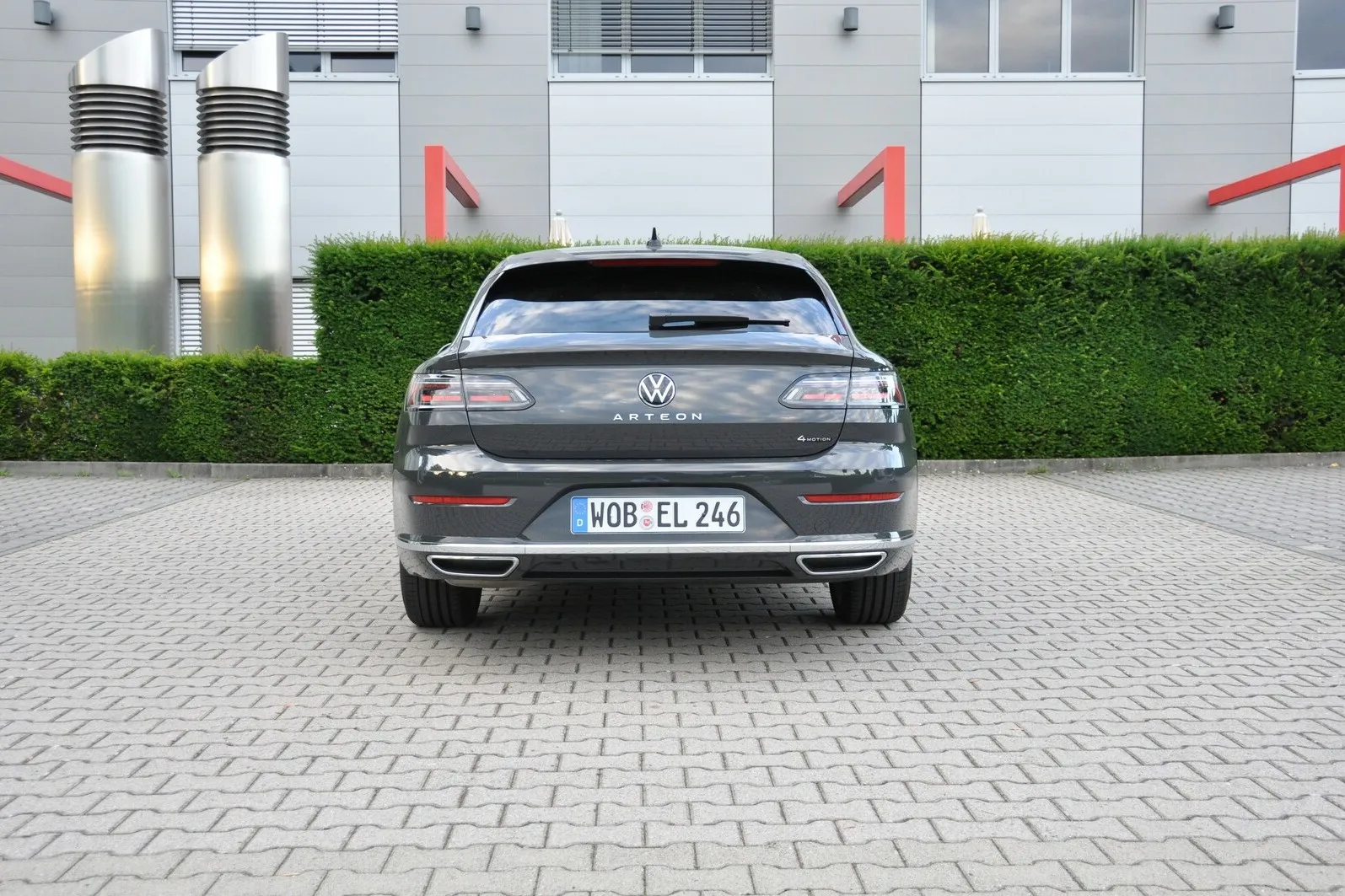 auf die Straße entwichener Prototyp erscheint der Arteon Shooting Brake.