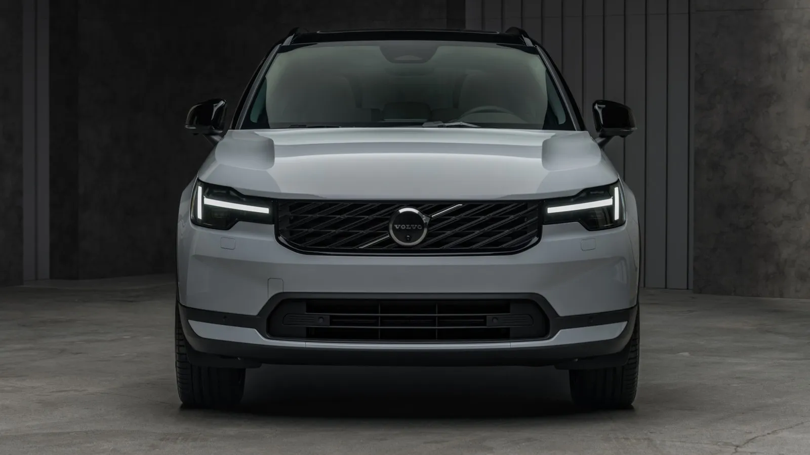 Beim Volvo CX40 ist ein echter Kühlergrill in der Front, um dem Motor die notwendige Kühlluft zuzuführen.