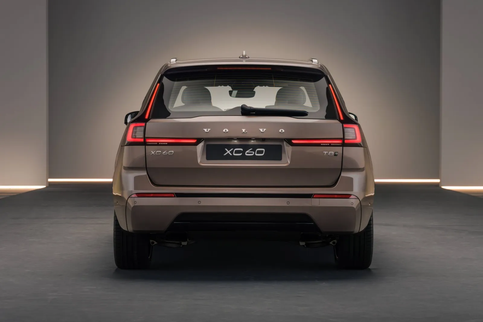 Die neuen Rückleuchten ziehen das Heck des XC60 optisch in die Breite.