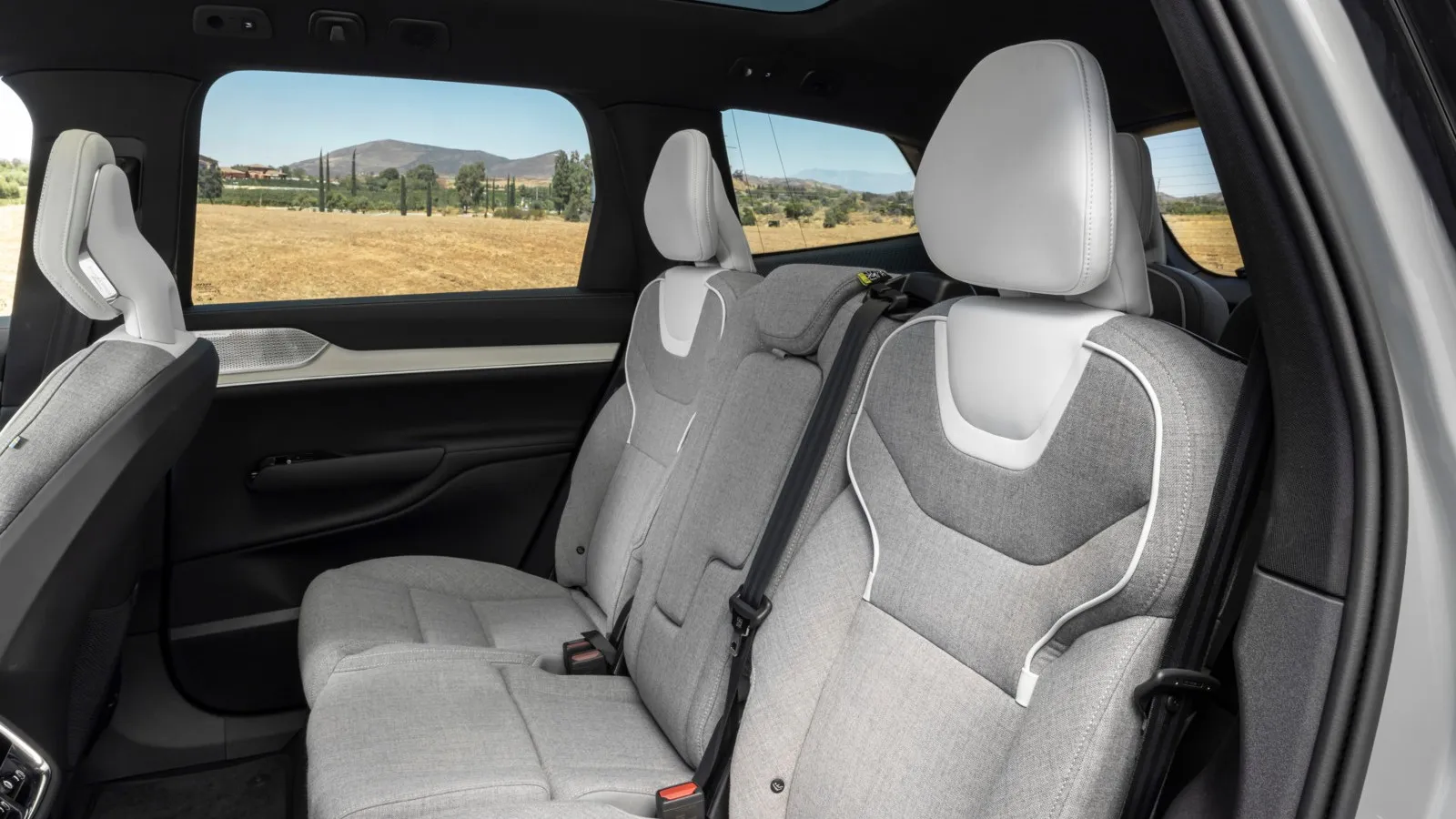 Der Innenraum des neuen Volvo EX90.