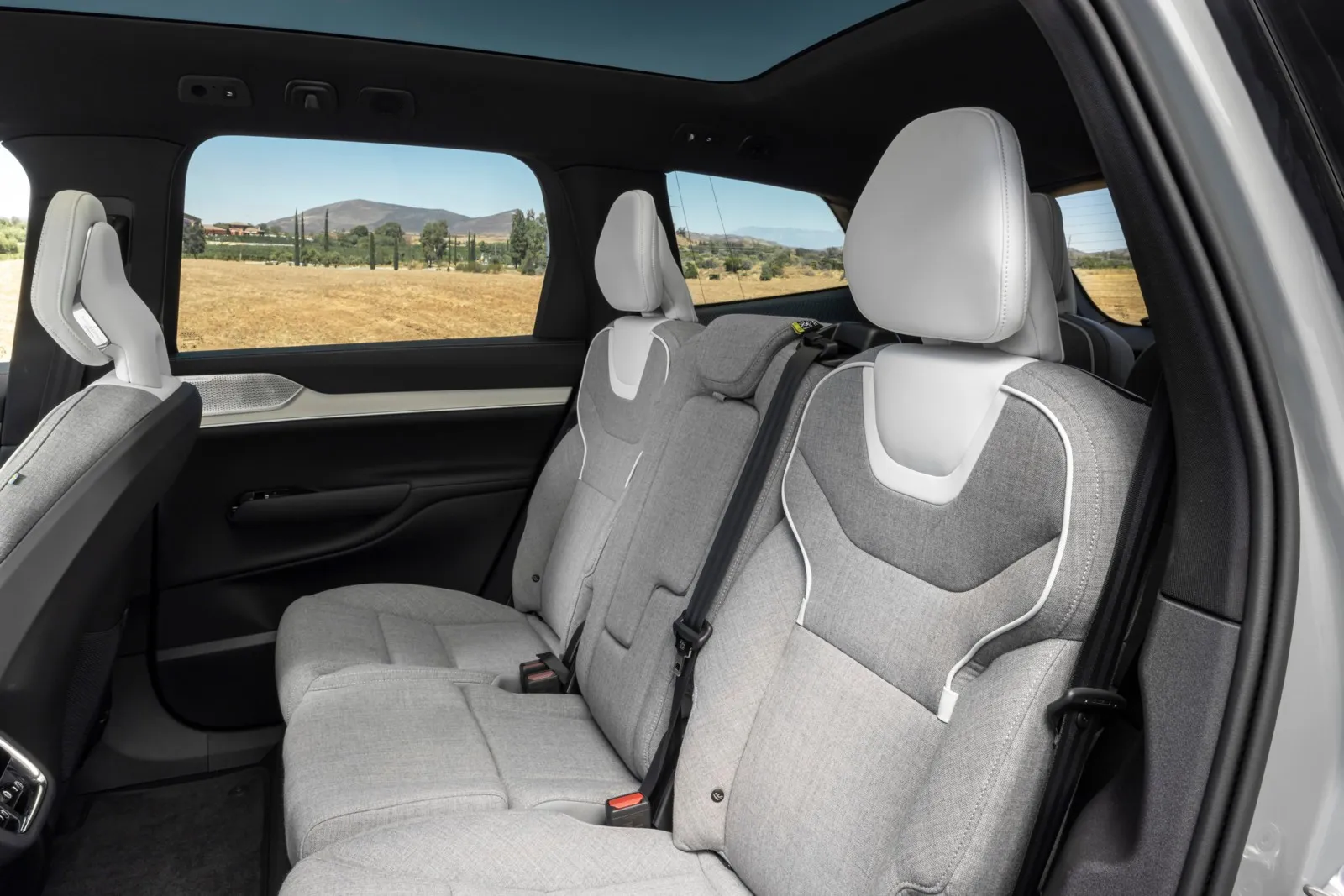 Der Innenraum des neuen Volvo EX90.