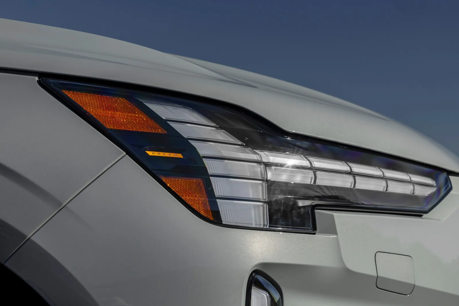Detailaufnahme am neuen Volvo EX90.