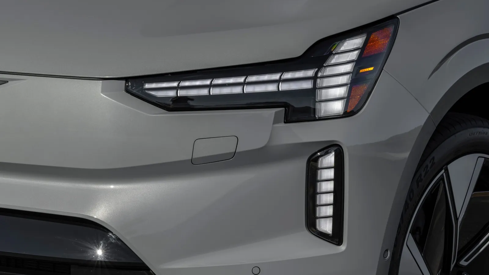 Detailaufnahme am neuen Volvo EX90.