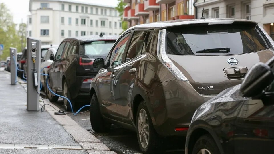 Bald mehr Kostentransparenz beim Stromtanken