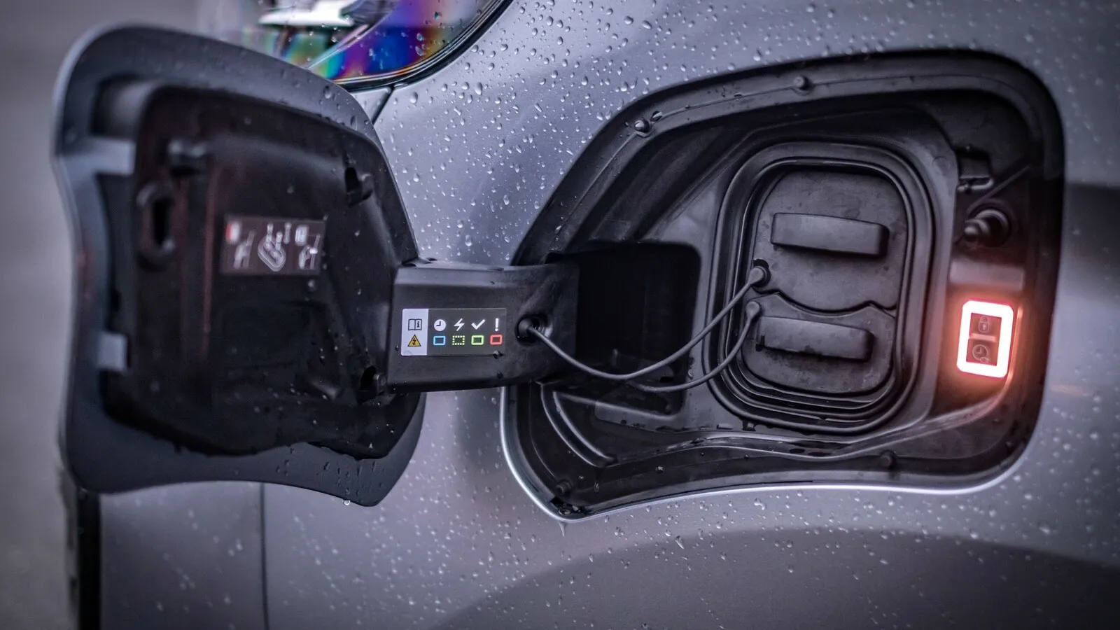 Ladehemmungen: Das „Volltanken“ dauert beim E-Auto unter besten Bedingungen etwa 45 Minuten, sonst mehrere Stunden.