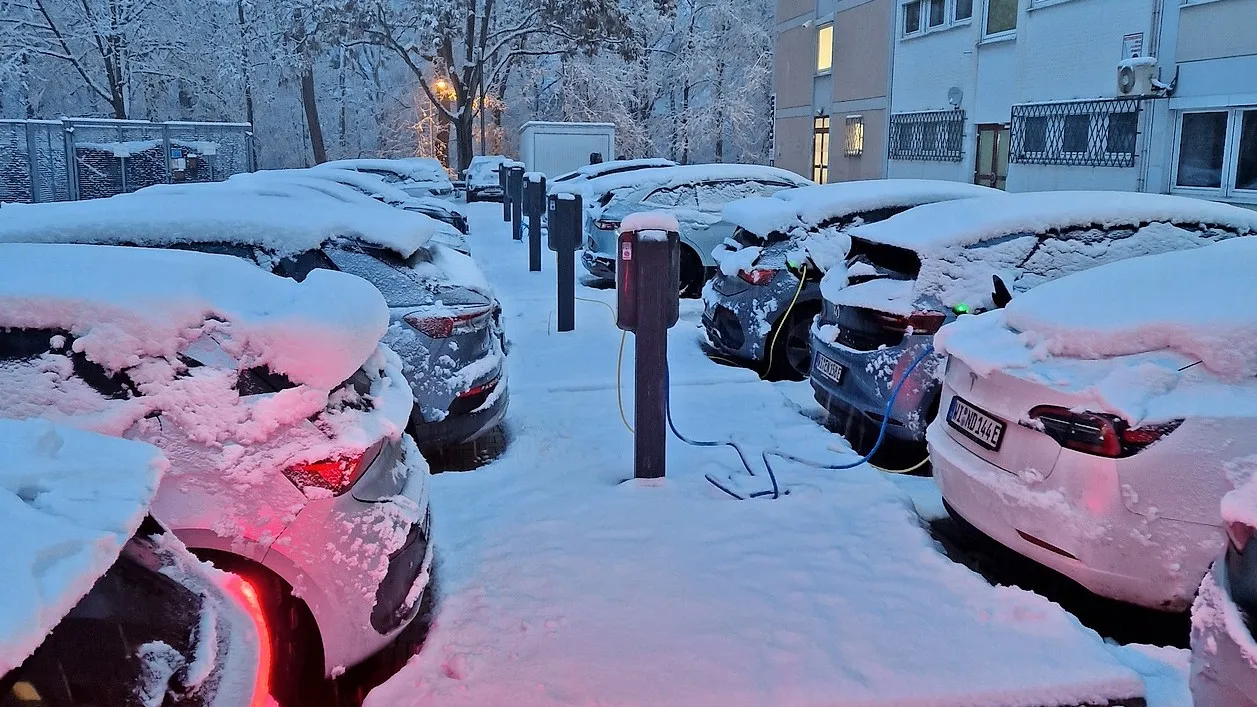 Die Ladepunkte auf dem Abo Wind-Parkplatz in Wiesbaden zu installieren bedeutete einen großen Infrastruktur-Aufwand,